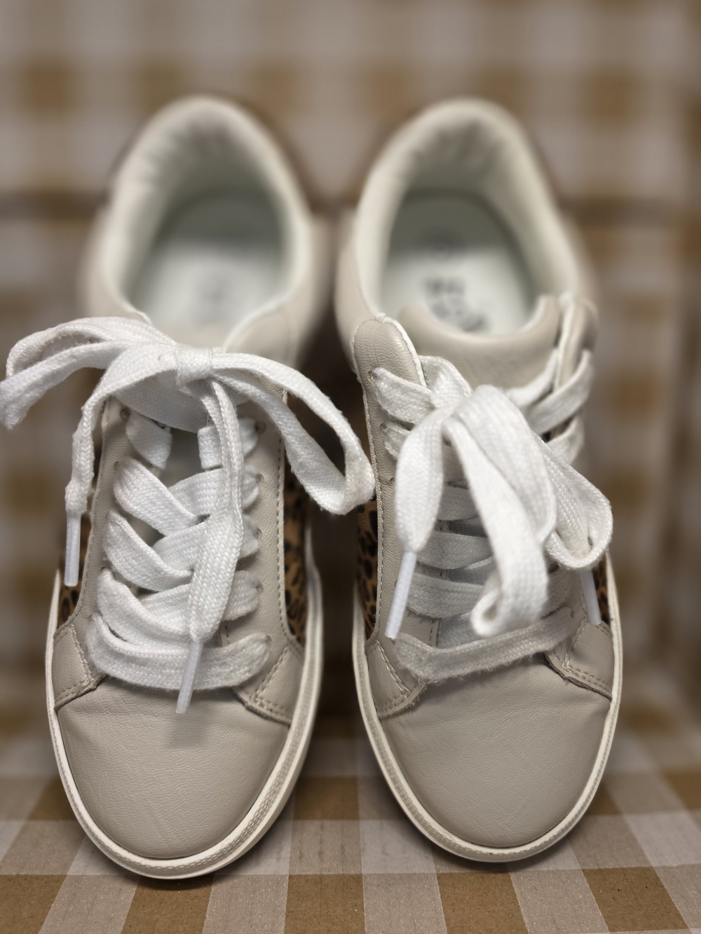 art class Cream Sneakers with Leopard Accent